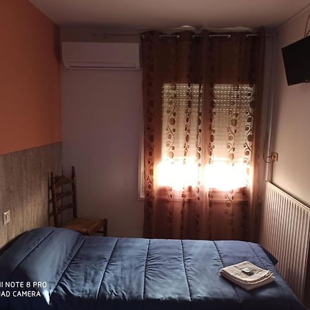 Hostal Galicia Фігерас Екстер'єр фото