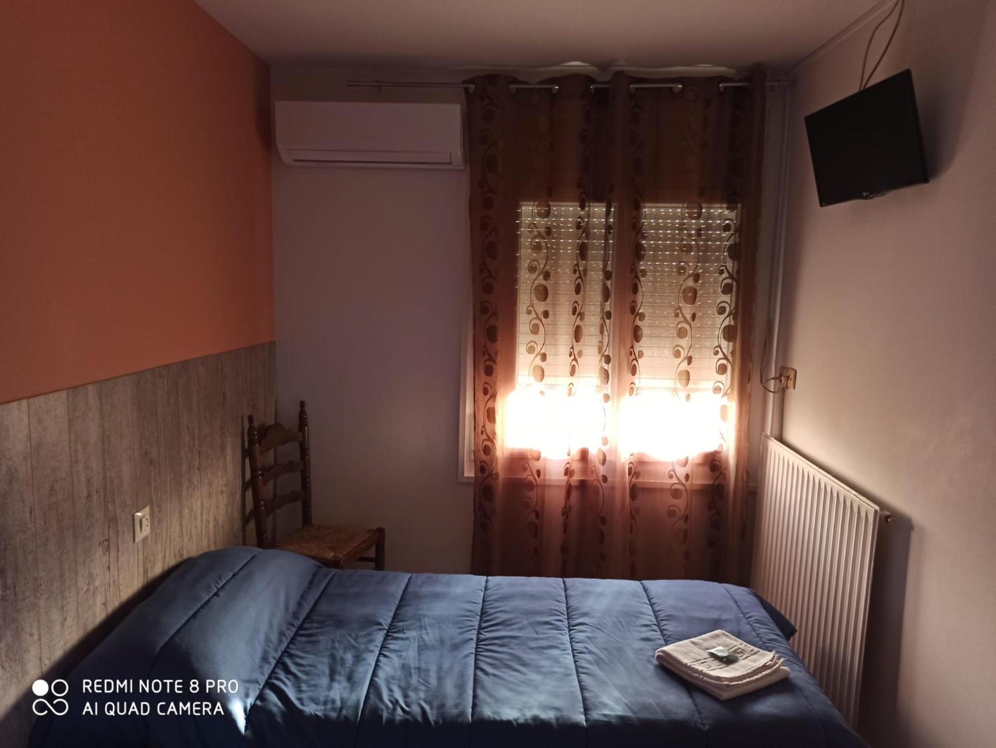 Hostal Galicia Фігерас Екстер'єр фото
